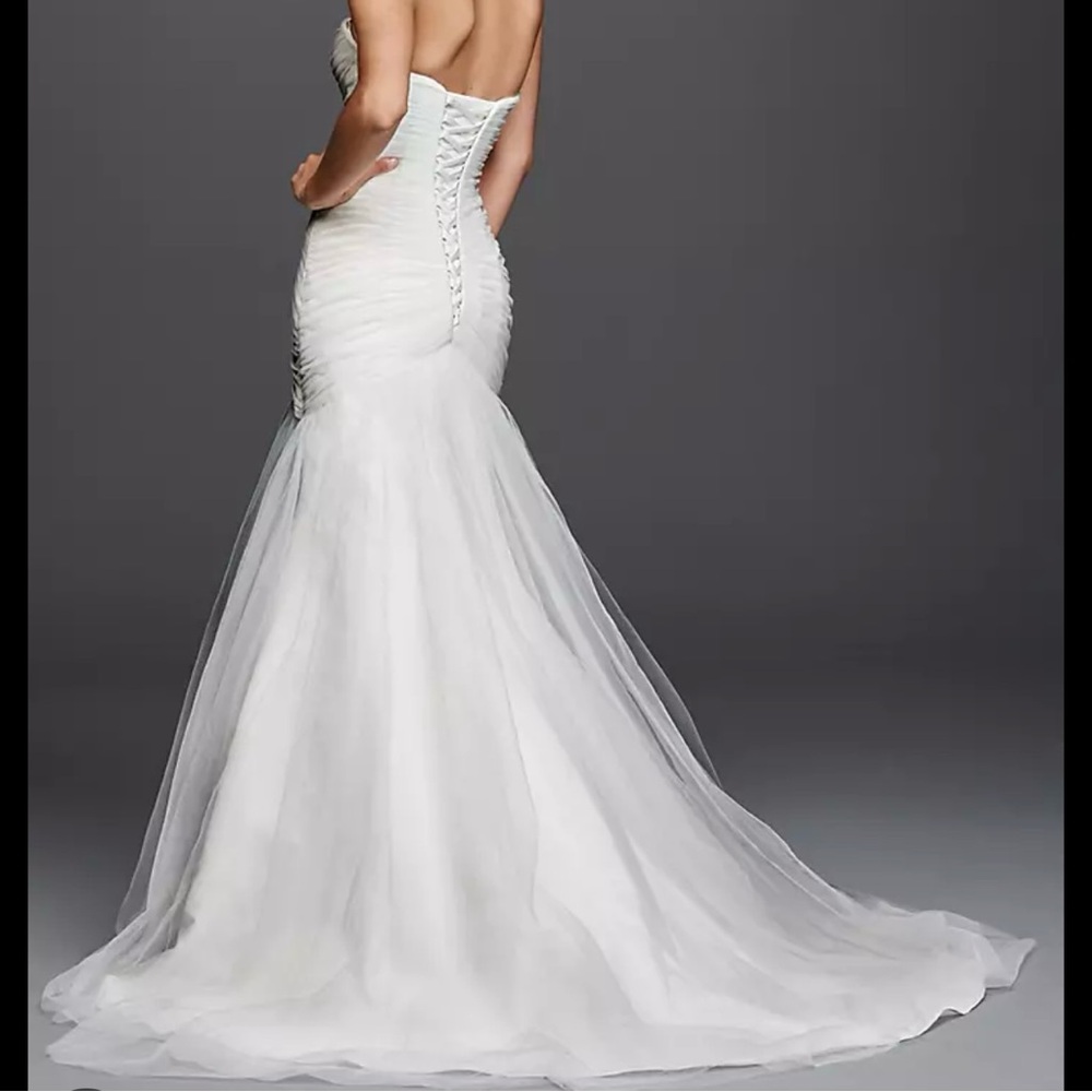 David’s Bridal Strapless Sweetheart Mermaid Tulle Wedding Dress